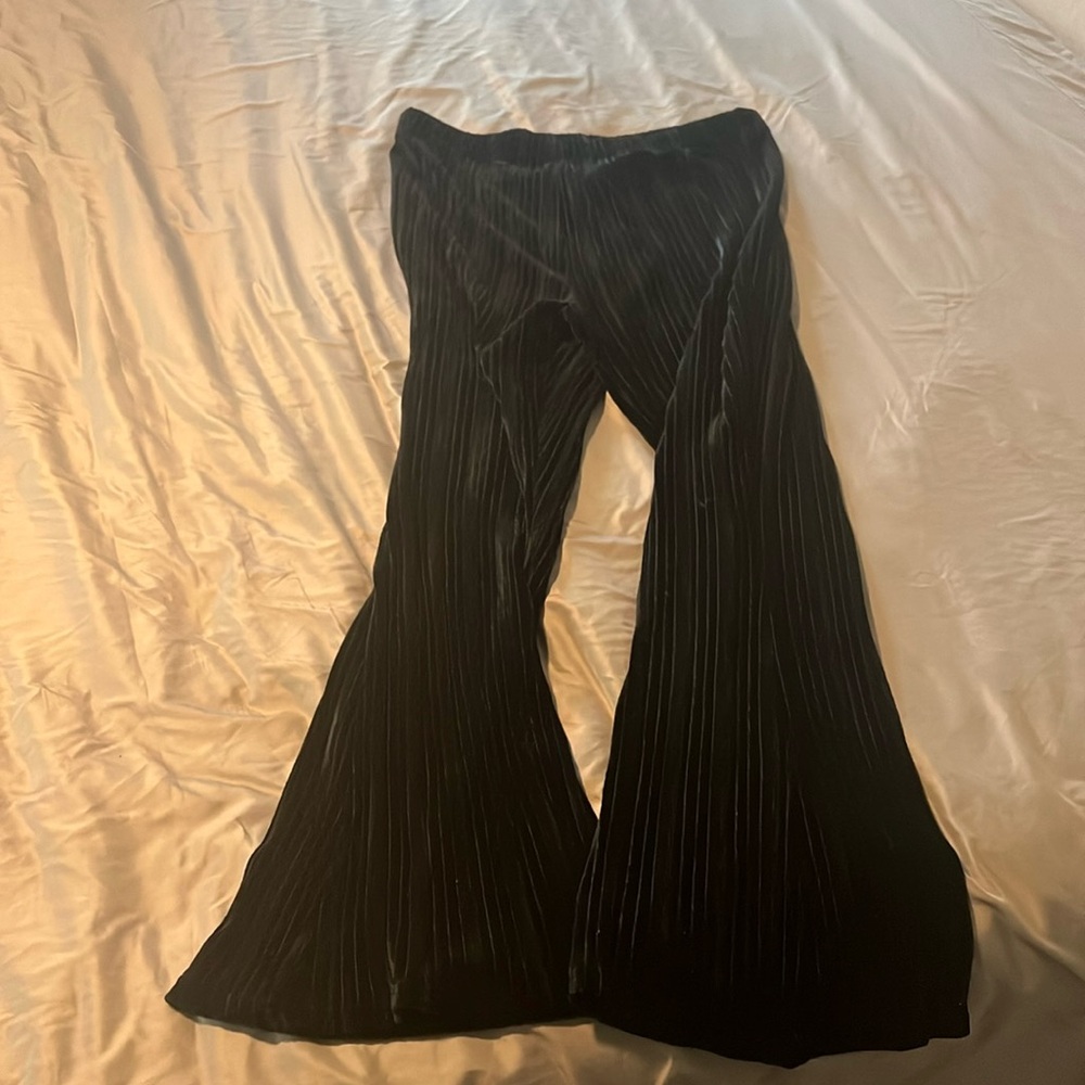 Black flair bottom velvet pants